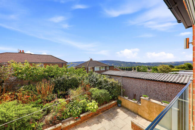 4 bed Semi-Detached for sale Image 8
