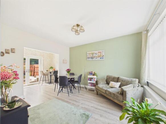 DINING ROOM/SNUG