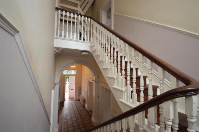 4 bed Detached for sale Image 4