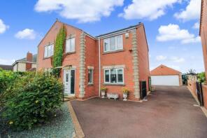 135 Hillcrest, Middlecliffe Lane, Little Houghton, Barnsley S72 0HW