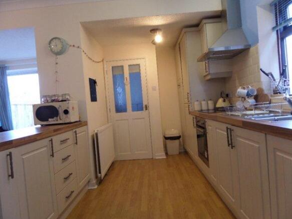KITCHEN/DINING ROOM