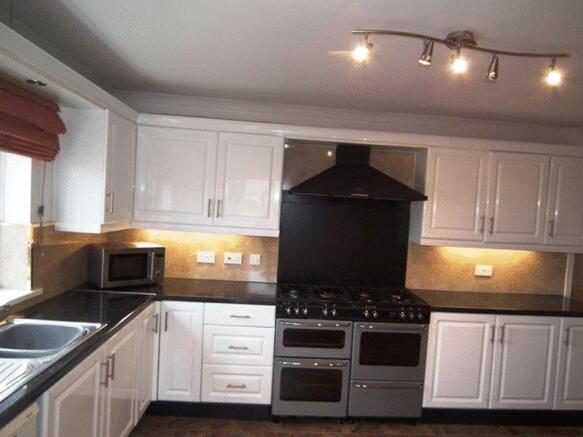 KITCHEN MAIN