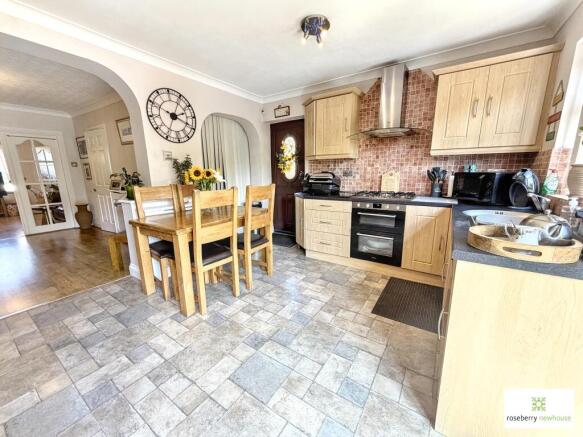 3 bed Semi-Detached for sale Image 5