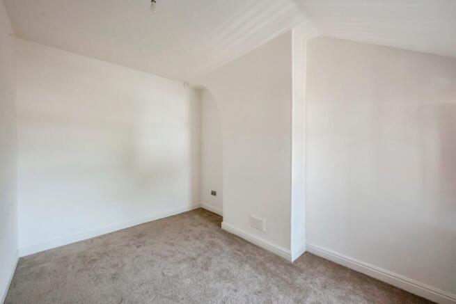 3 bed Terraced for sale Image 11