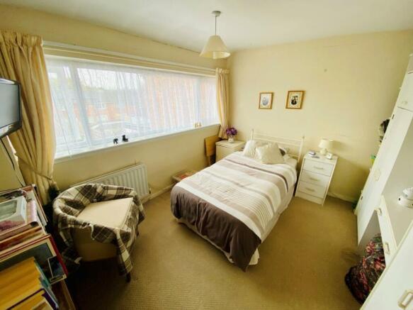 Bed2.jpg