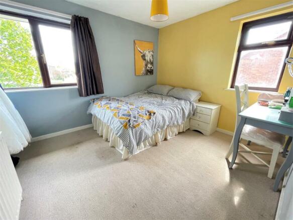 BEDROOM 2