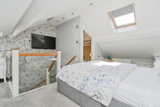 3 bed Terraced for sale Image 10