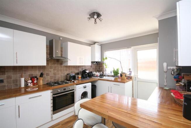 Kitchen..JPG