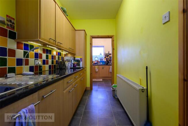 3 bed Semi-Detached for sale Image 10