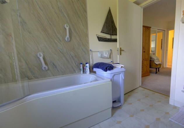 EN SUITE