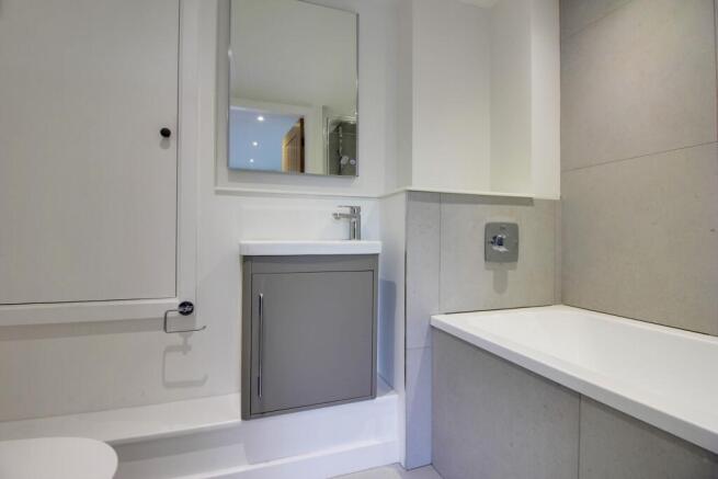Bedroom 1 - ensuite Bathroom