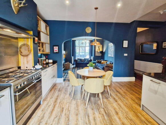 4 bed Terraced for sale Image 4