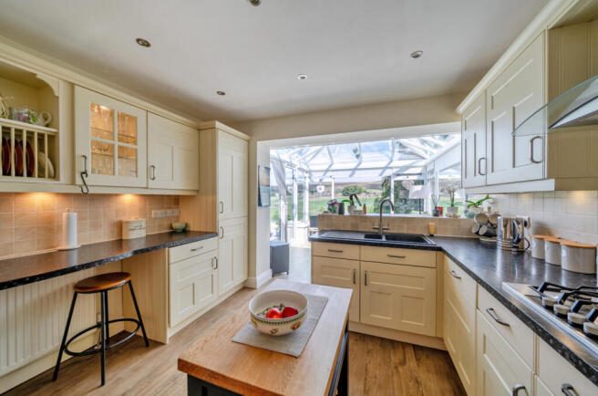 3 bed Bungalow for sale Image 5