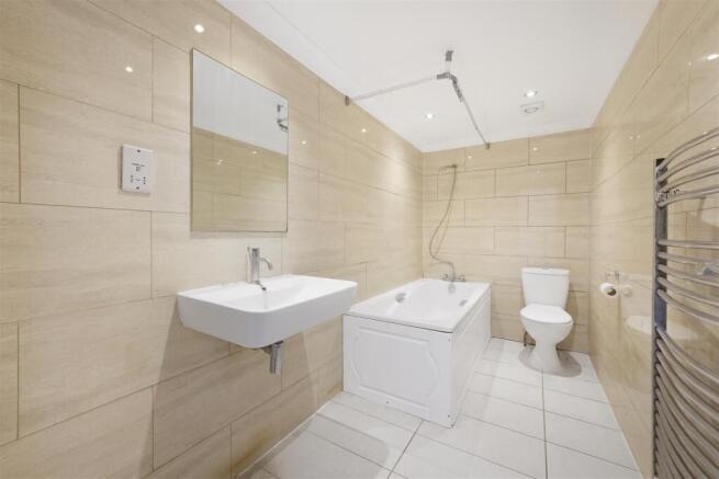Flat 5 967 Harrow Road Wembley HA0 2SF - 005.jpg
