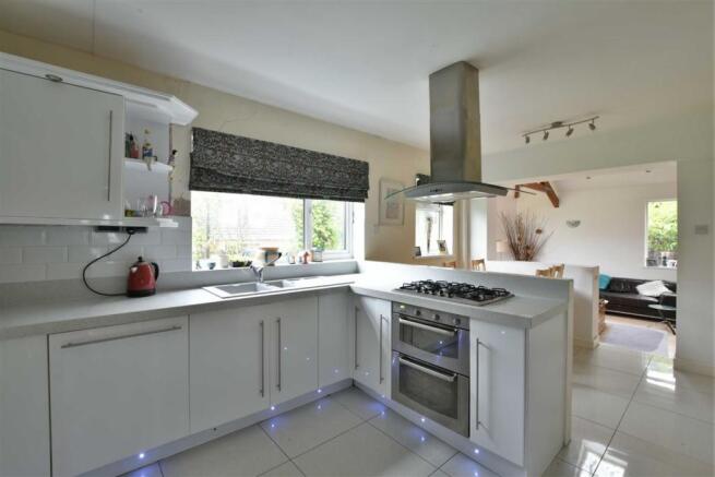 KITCHEN DINING ROOM