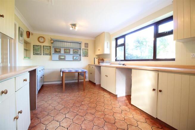 Dining/Kitchen