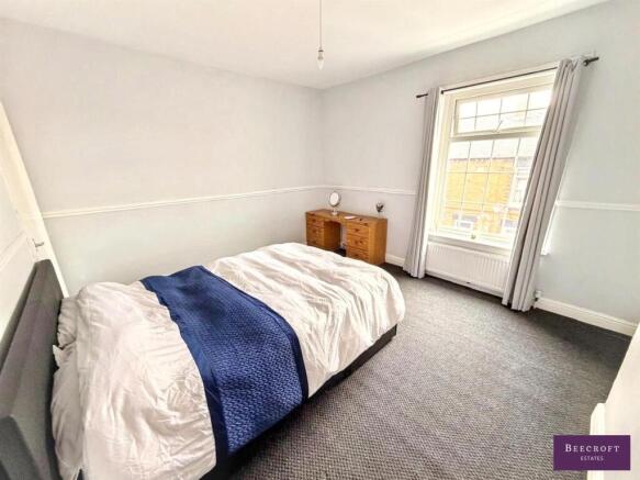 3 bed Terraced for sale Image 9