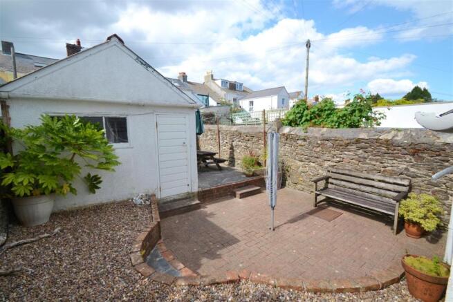 REAR COURTYARD GARDEN