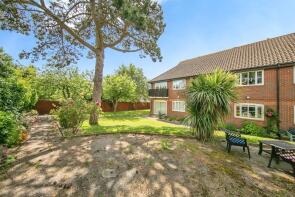 Flat 3, Elizabeth Court, Louise Close, Walton On The Naze CO14 8LH