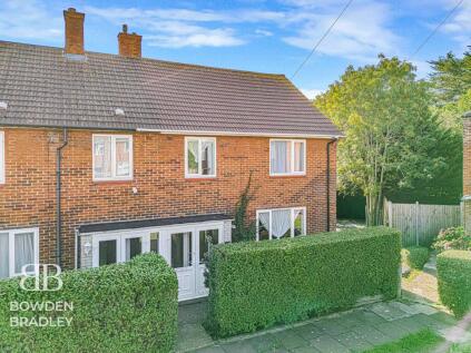 Manford Cross, Chigwell, IG7
