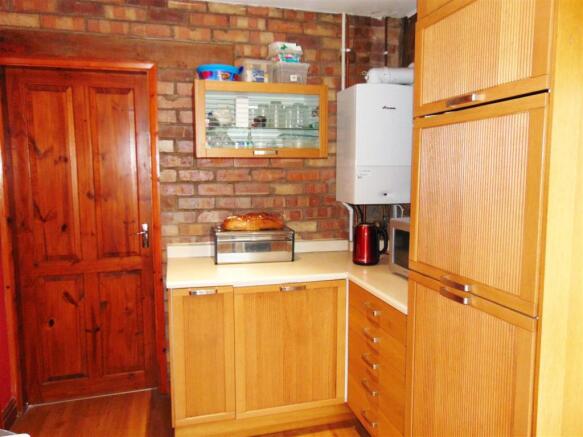 Kitchen 3.JPG