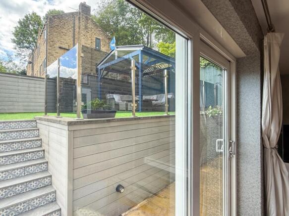 4 bed Detached for sale Image 12