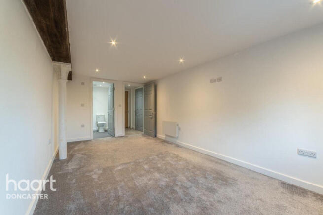 2 bed Apartment for sale Image 9
