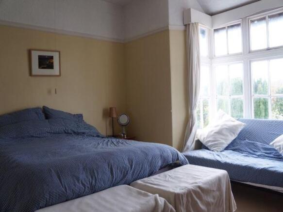 BEDROOM 4
