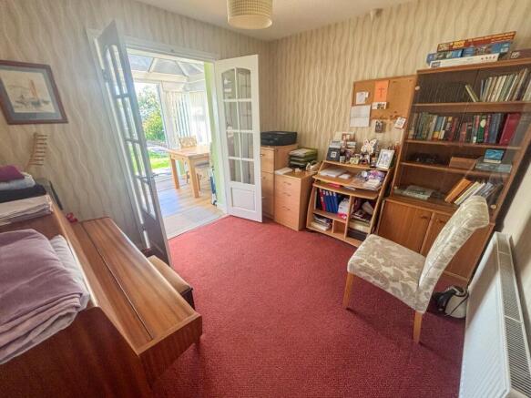 Bedroom 3/Study
