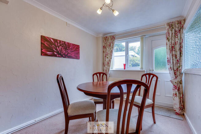 3 bed Semi-Detached for sale Image 6