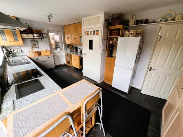 kitchen a.jpg
