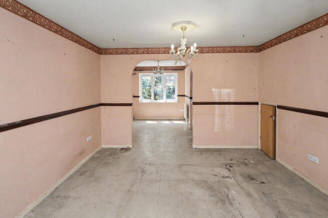 33 Wallers Close, Dagenham, London RM9 6YF