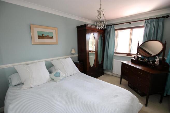 Bed1.jpg