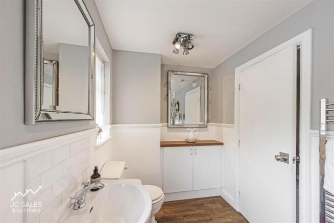 2 bed Apartment for sale Image 10