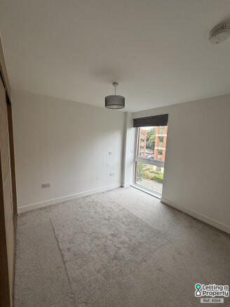 2 bed Apartment to rent Image 5