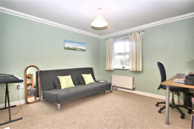 ENSUITE WITH D/S/CUB