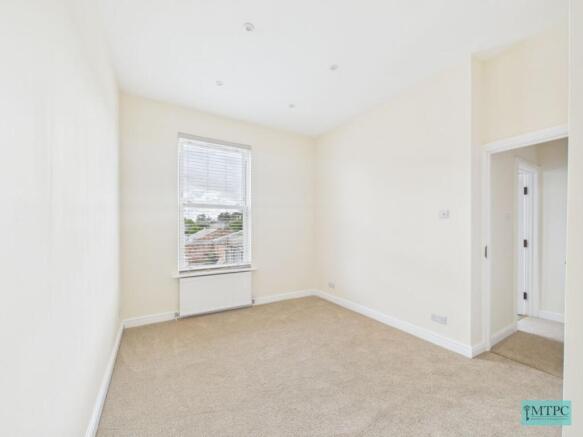 2 bed Terraced to rent Image 9