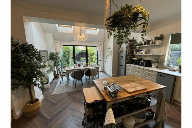 Kitchen/Dining Room