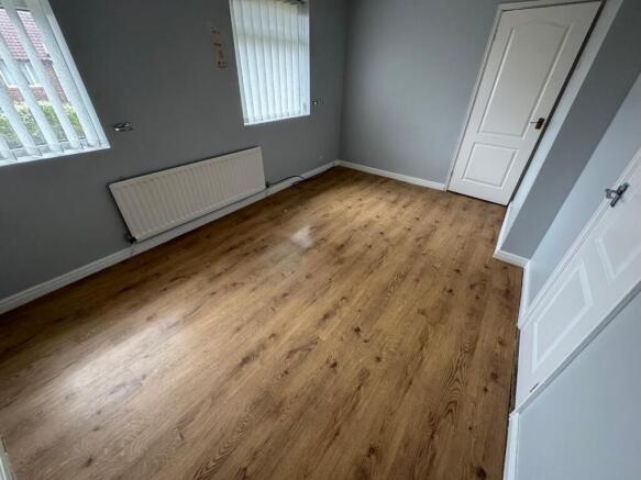 3 bed Terraced to rent Image 8