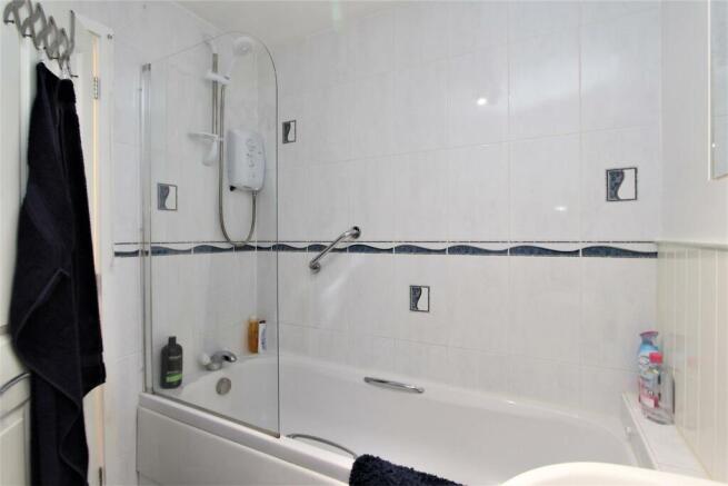 Bathroom 1.jpg