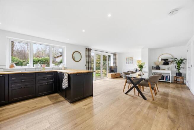 103_LARKFIELD_RD_LENZIE_009.JPG