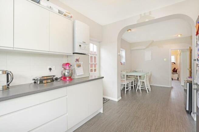 kitchen 2.jpg