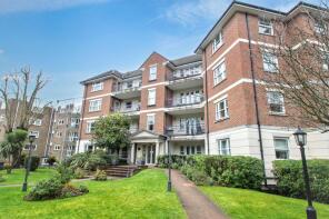 Flat 11, 14a Aurora Court, Sunset Avenue, Woodford Green IG8 0SN