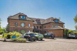18, Windmill Court, St Mary's Close, Alton GU34 1EQ