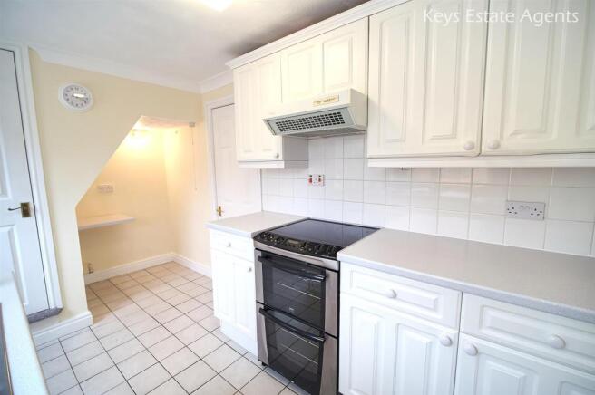 Kitchen Ang2.jpg