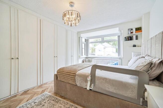 3 bed Semi-Detached for sale Image 8