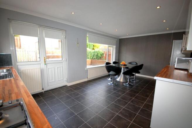 Kitchen/Dining Area