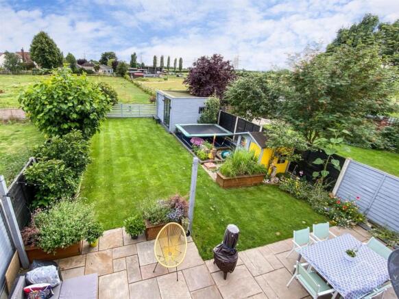 Delightful Rear Garden 419