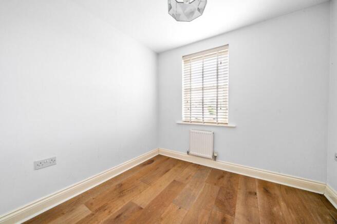 4 bed Semi-Detached for sale Image 12