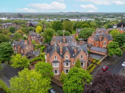 Holles Crescent, The Park